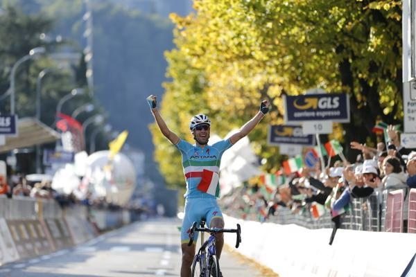 Vincenzo Nibali vyhrl Lombardii