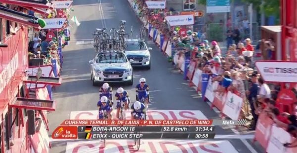 Etixx - Quick Step se jako prvn tm dostal pod 31 minut