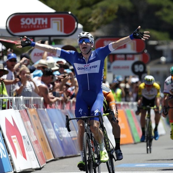 Elia Viviani vyhrl 3. etapu TDU