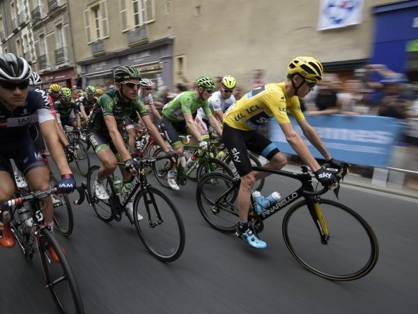 Maillot jaune neboli lut dres aktuln veze Chris Froome