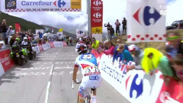 Francouz Geniez z FDJ prvn na Col de la Croix de Fer