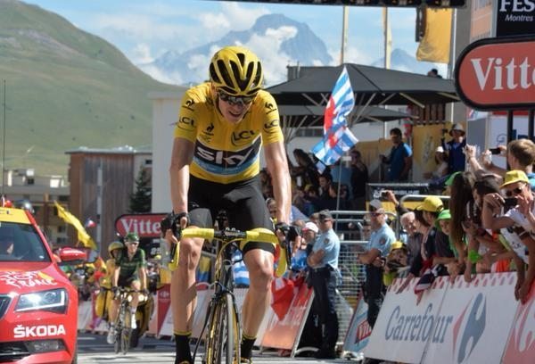 Chris Froome svj lut dres na Alpe d´Huez uchrnil