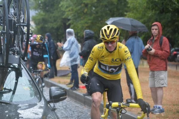 Chris Froome slavil v posledn etap ampaskm