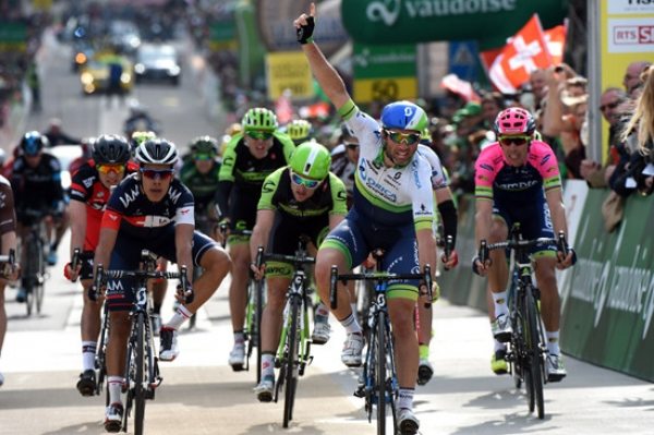 Michael Albasini v cli druh etapy Tour de Romandie