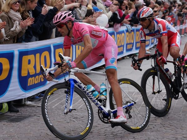 Nibali in leader's pink jersey on the final stage of Giro