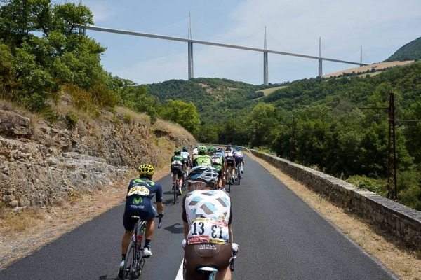 Velk skupina v niku 14. etapy Tour de France