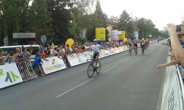 Fernando Gaviria z Etixxu vyhrl 2. etapu CCT 2015
